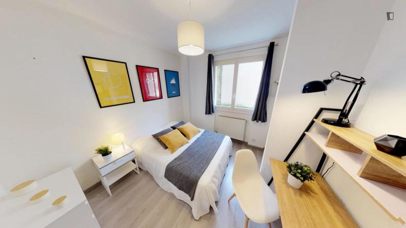 Chambre - 9 m² - 5 pièces