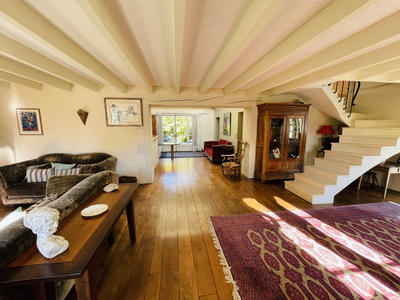 Maison - 216 m² - 7 pièces