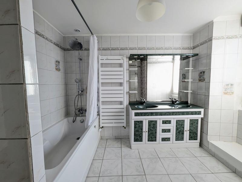 Maison - 150 m² - 6 pièces