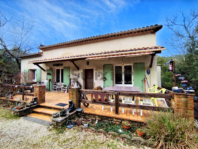 Maison - 254 m² - 13 pièces