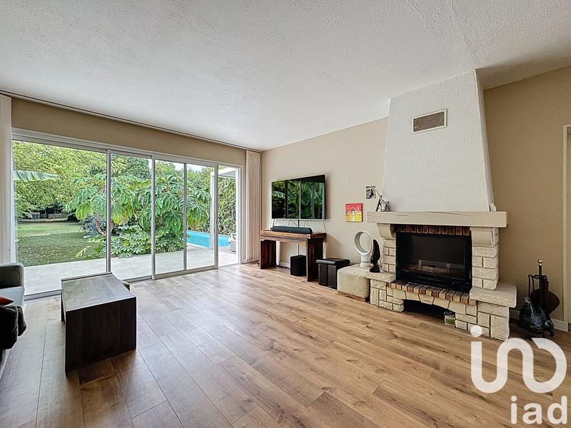 Maison - 180 m² - 8 pièces