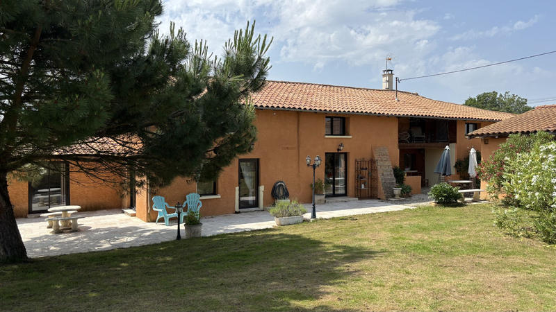 Maison - 267 m² - 10 pièces