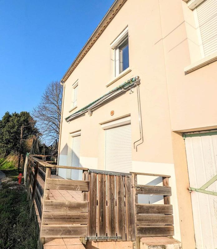 Maison - 270 m² - 11 pièces