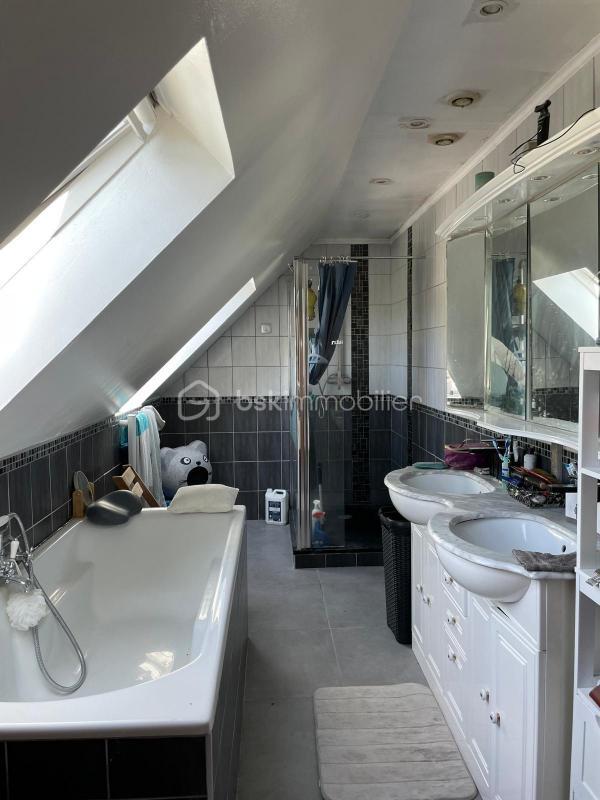 Maison - 147 m² - 6 pièces