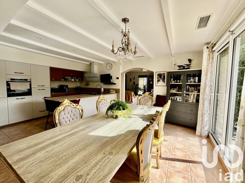 Maison - 200 m² - 6 pièces