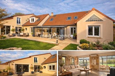 Maison - 203 m² - 10 pièces