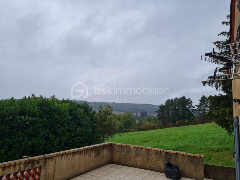 Maison - 214 m² - 10 pièces