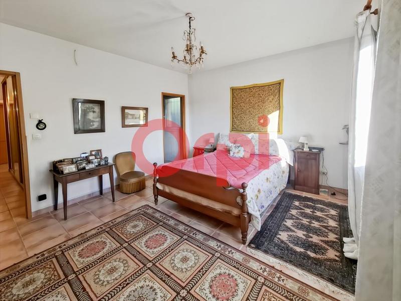 Maison - 198 m² - 6 pièces