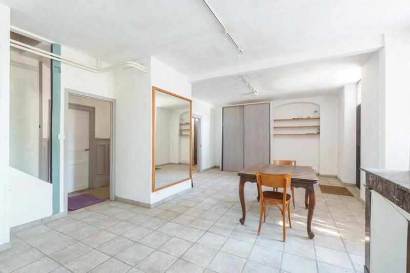 Maison - 201 m² - 9 pièces