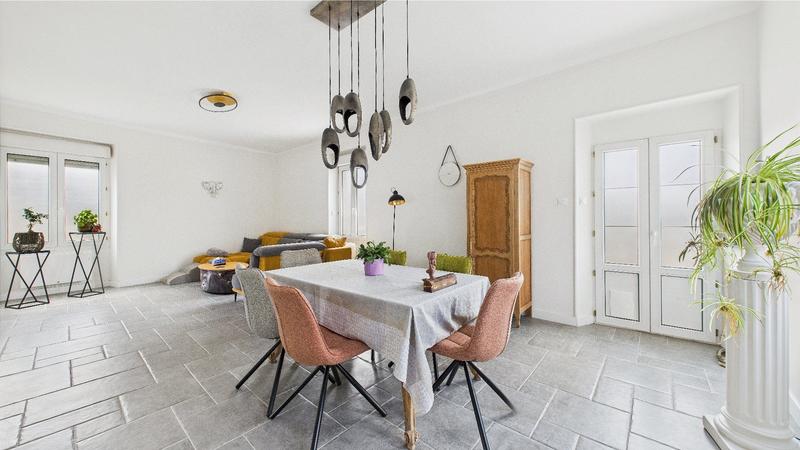Maison - 236 m² - 7 pièces