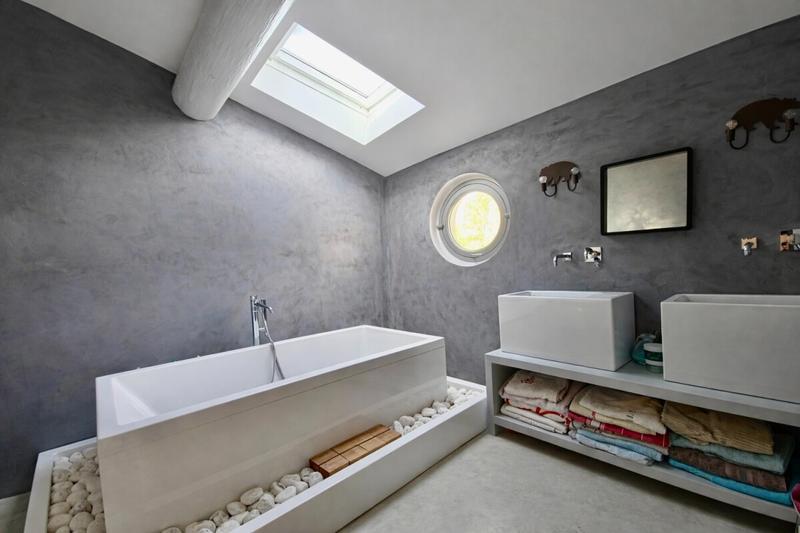 Maison - 240 m² - 5 pièces