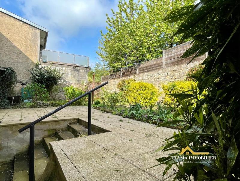 Maison - 95 m² - 6 pièces