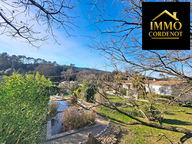 Villa - 250 m² - 6 pièces