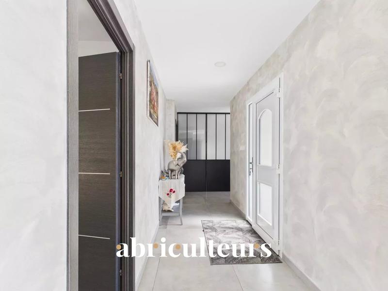 Maison - 186 m² - 4 pièces