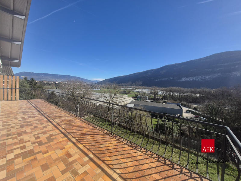 Maison - 125 m² - 8 pièces