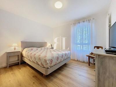 Appartement - 90 m² - 4 pièces