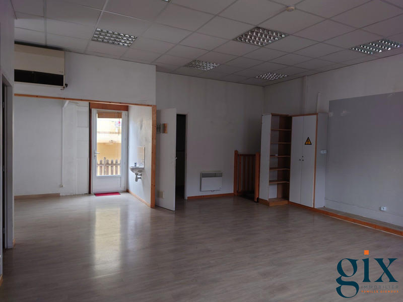 Local commercial - 80 m² - 4 pièces