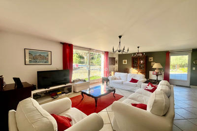 Maison - 175 m² - 8 pièces