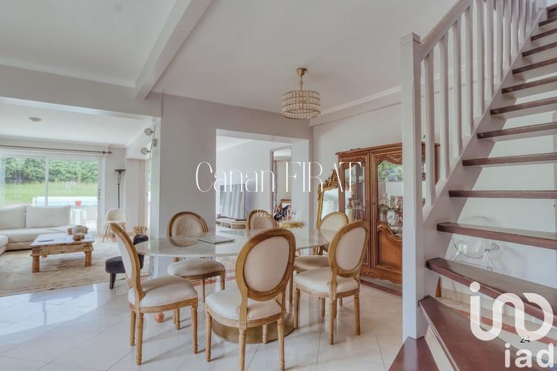 Maison - 195 m² - 7 pièces