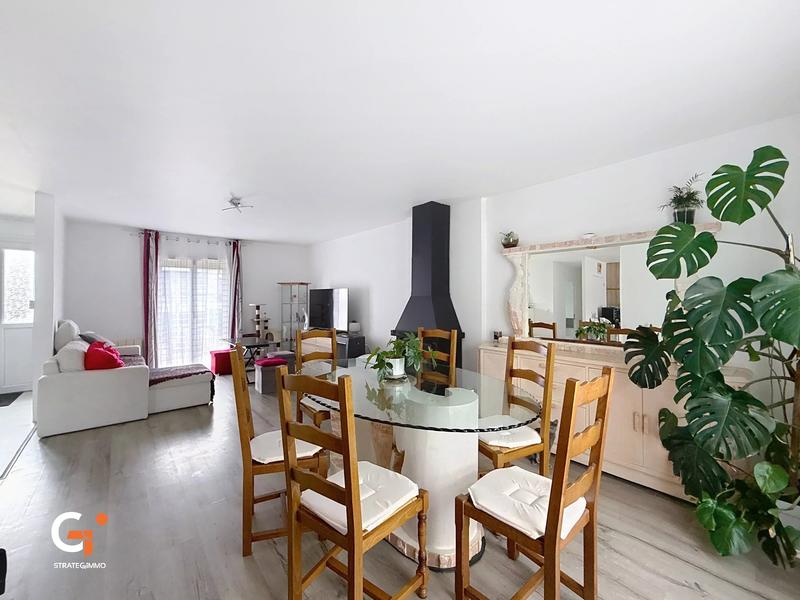 Maison - 90 m² - 4 pièces