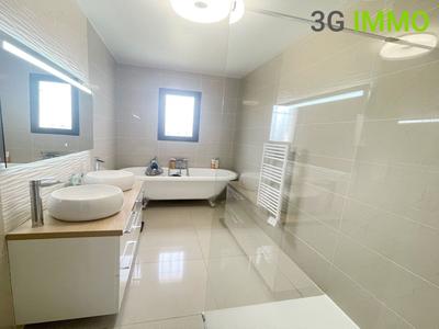 Maison - 120 m² - 4 pièces