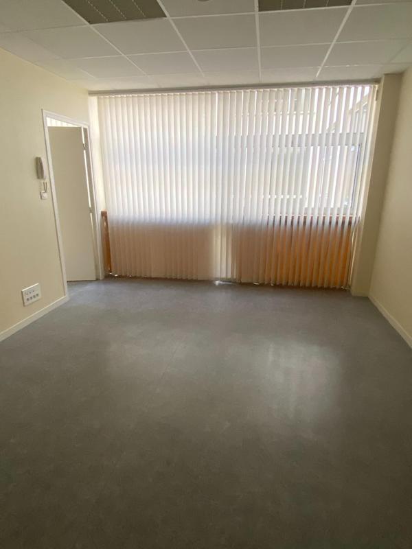 Bureau - 239 m² - 7 pièces