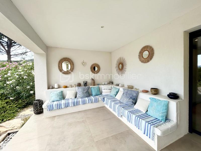 Villa - 200 m² - 6 pièces