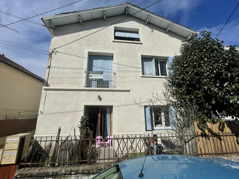 Immeuble - 150 m² - 10 pièces