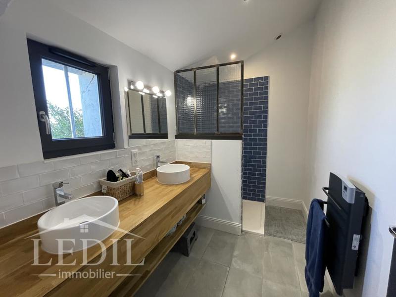 Propriété - 198 m² - 5 pièces