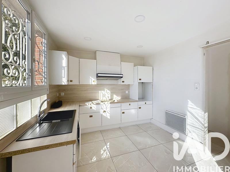 Maison - 202 m² - 7 pièces