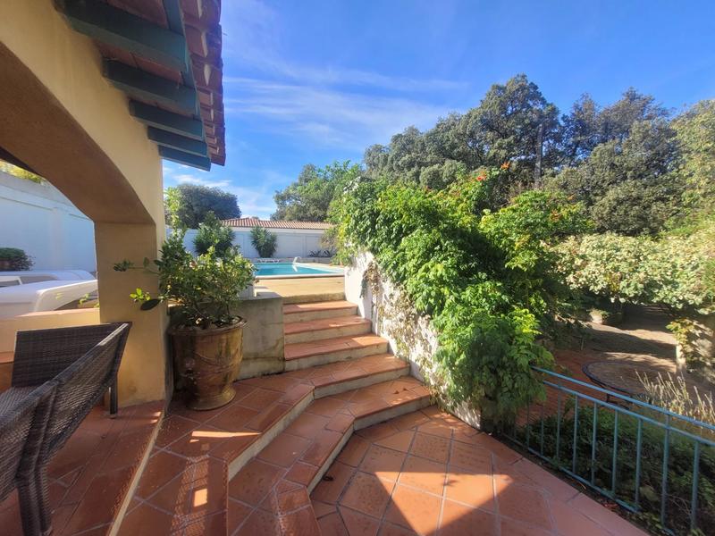 Villa - 243 m² - 11 pièces