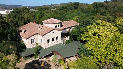 Bastide - 205 m² - 6 pièces