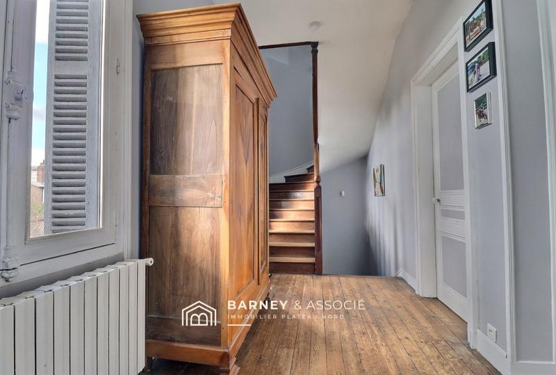 Maison - 212 m² - 8 pièces