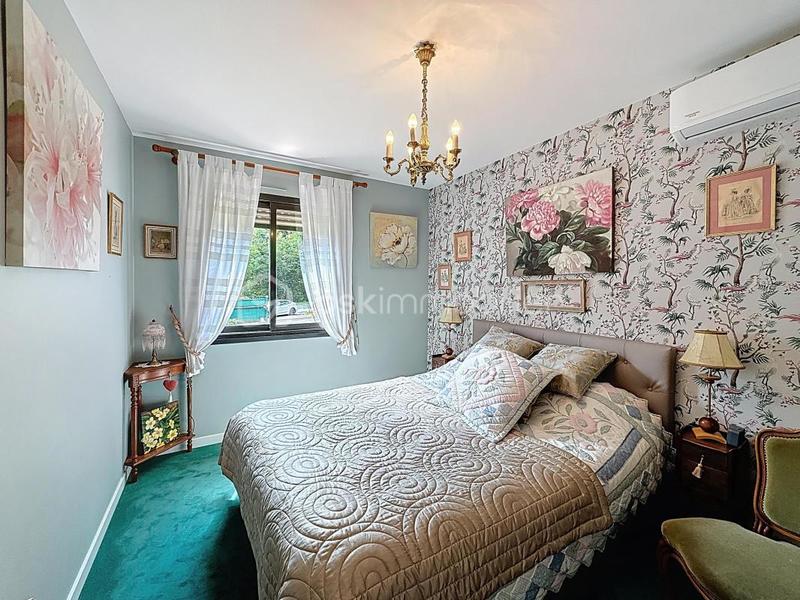 Propriété - 230 m² - 10 pièces