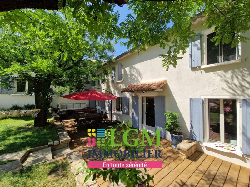 Maison - 217 m² - 6 pièces