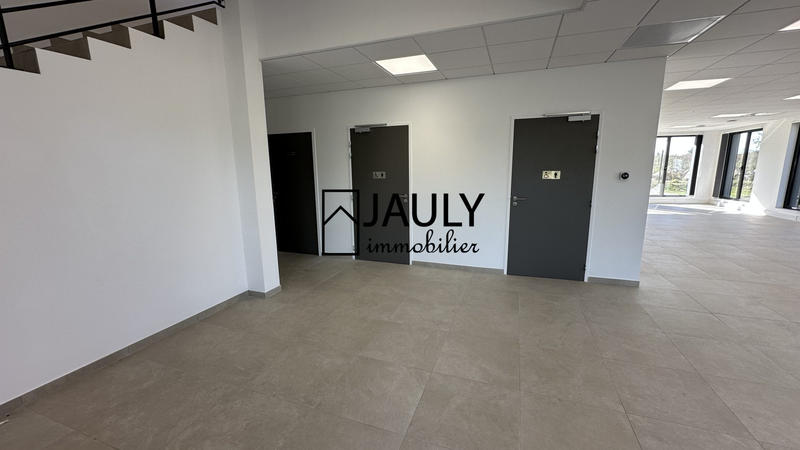 Local commercial - 910 m²