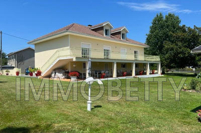 Maison - 180 m² - 6 pièces