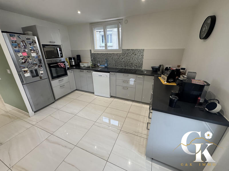 Maison - 137 m² - 7 pièces