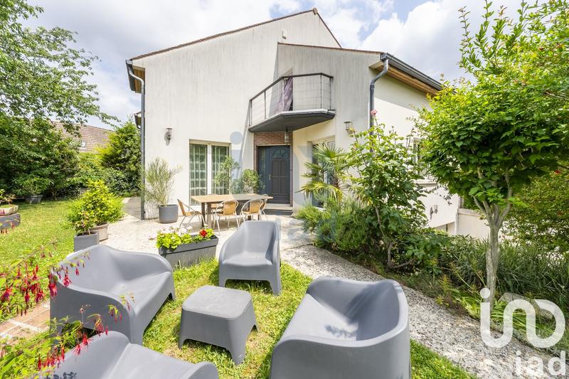 Maison - 170 m² - 6 pièces
