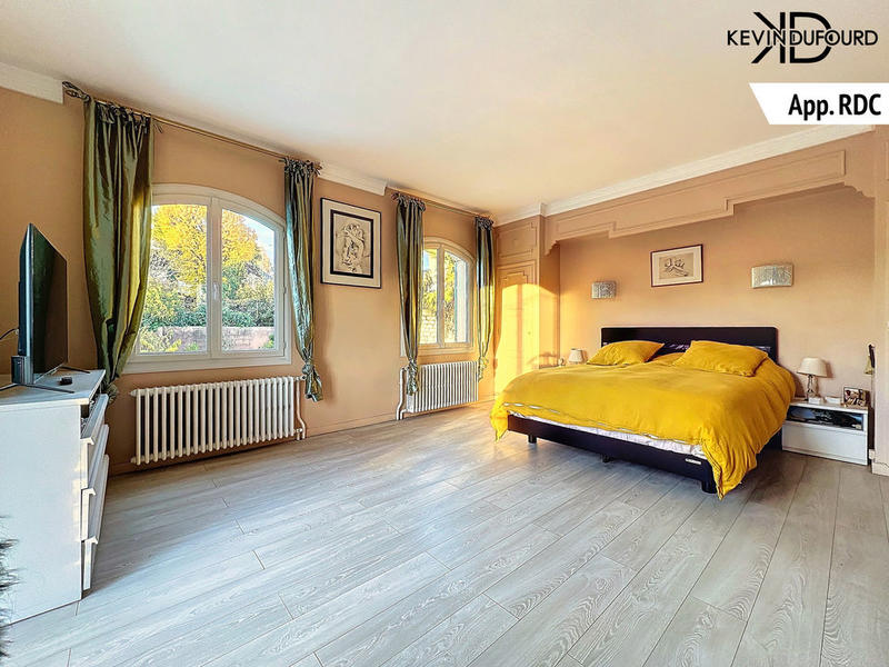 Maison - 290 m² - 10 pièces