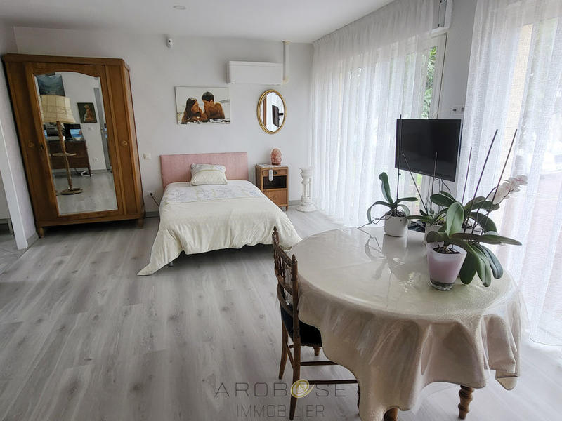 Maison - 205 m² - 7 pièces