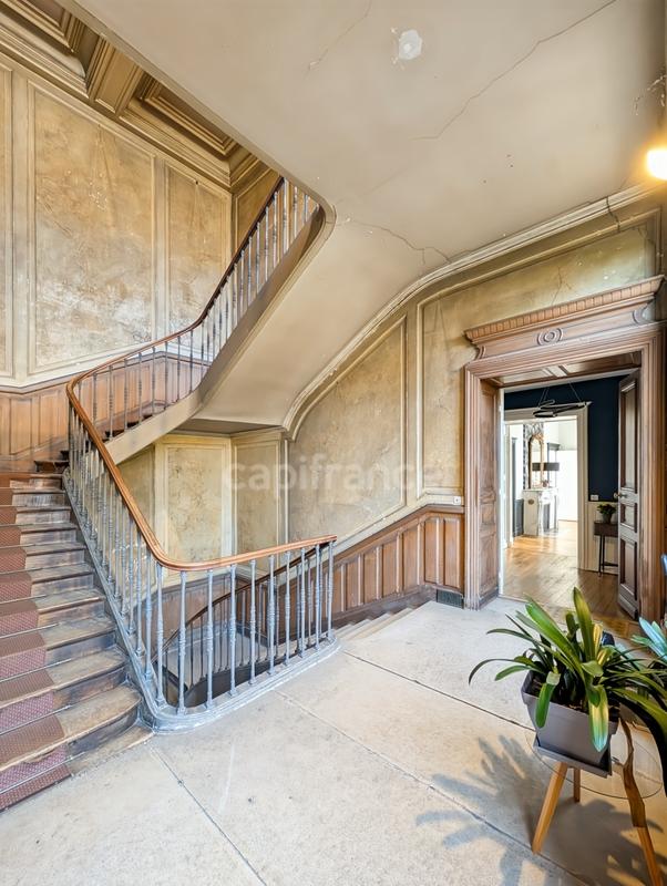 Appartement bourgeois - 161 m² - 5 pièces
