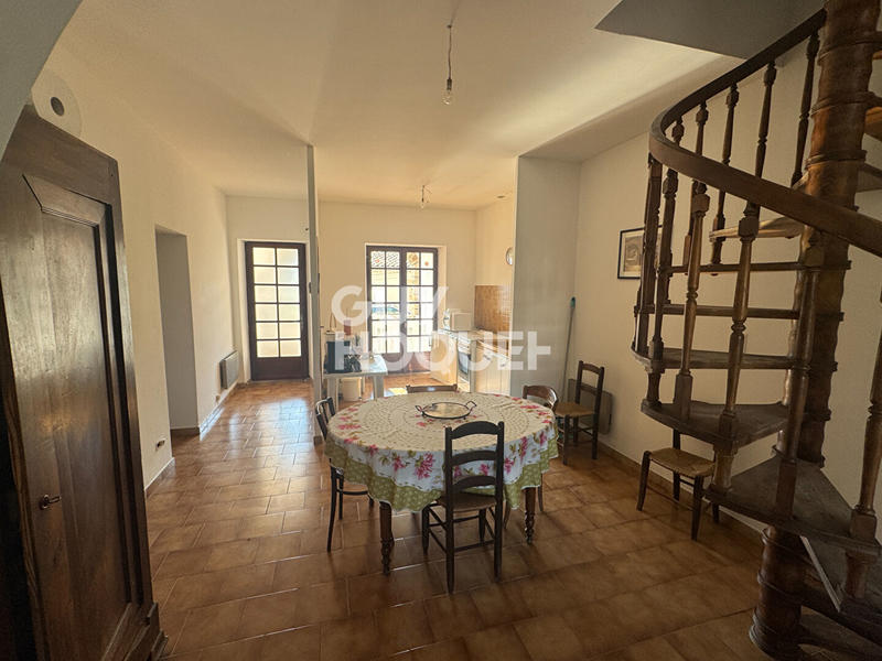 Maison - 400 m² - 9 pièces