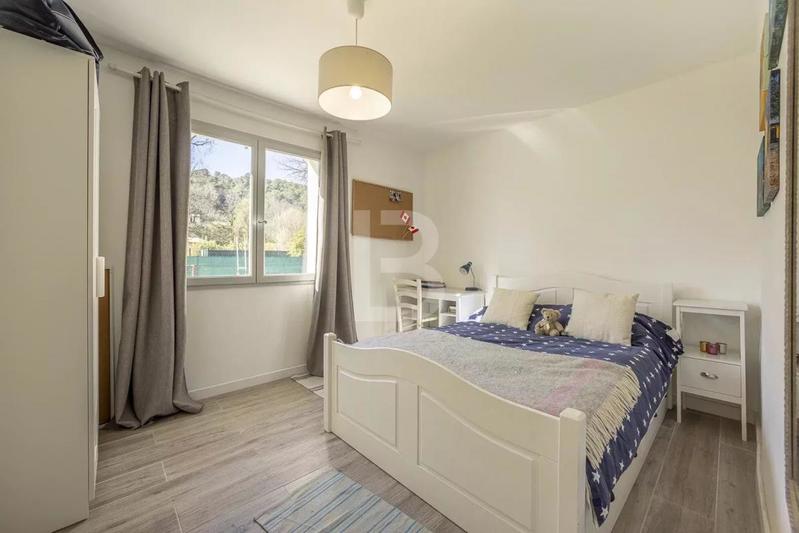 Villa - 204 m² - 8 pièces