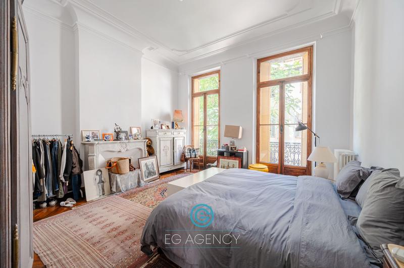 Appartement - 212 m² - 5 pièces