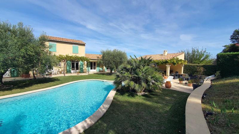 Maison - 200 m² - 8 pièces