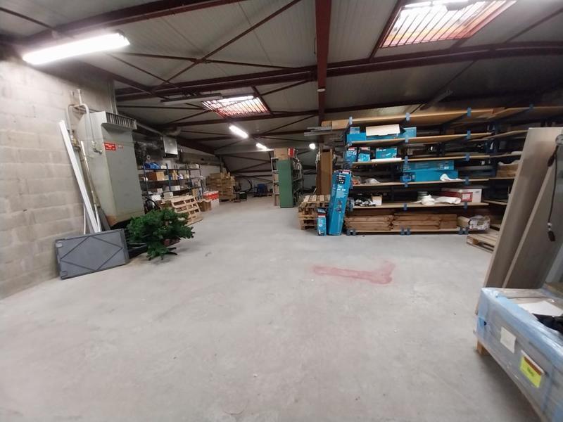 Cave / Box - 1 051 m²