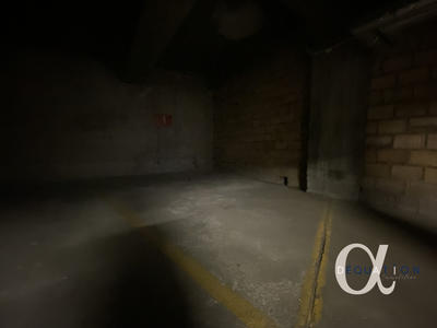 Parking / Garage - 14 m²