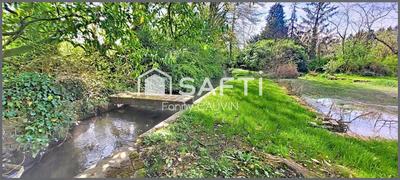 Maison - 320 m² - 15 pièces