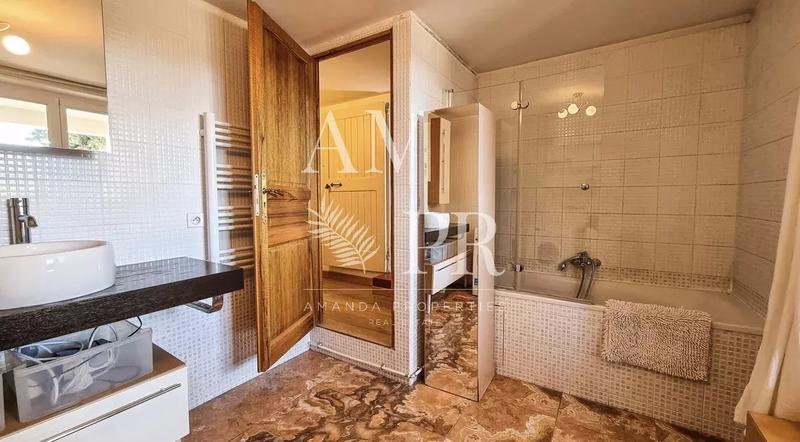 Villa - 530 m² - 10 pièces